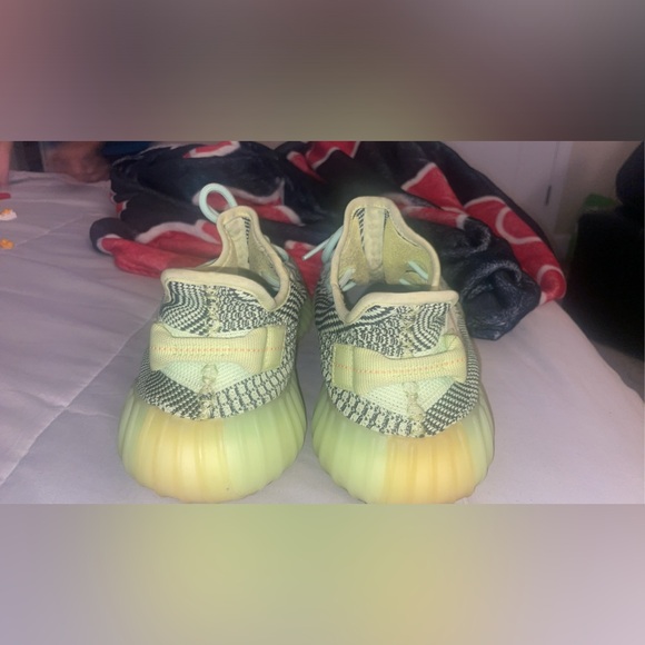 Adidas Yeezy Boost 350 Semi Frozen Yellow - Picture 2 of 7
